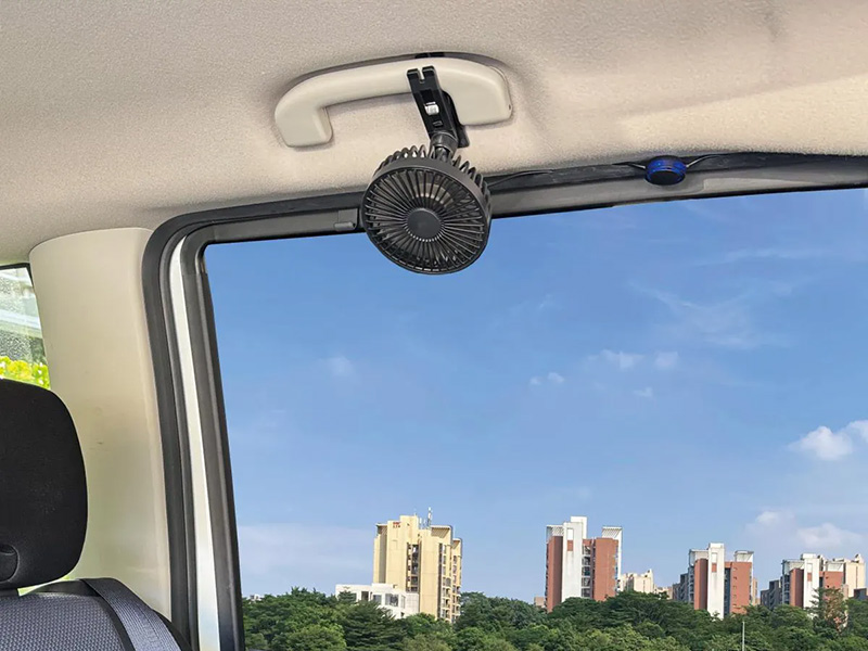 AQ. クルマの扇風機 クリップ取付け
